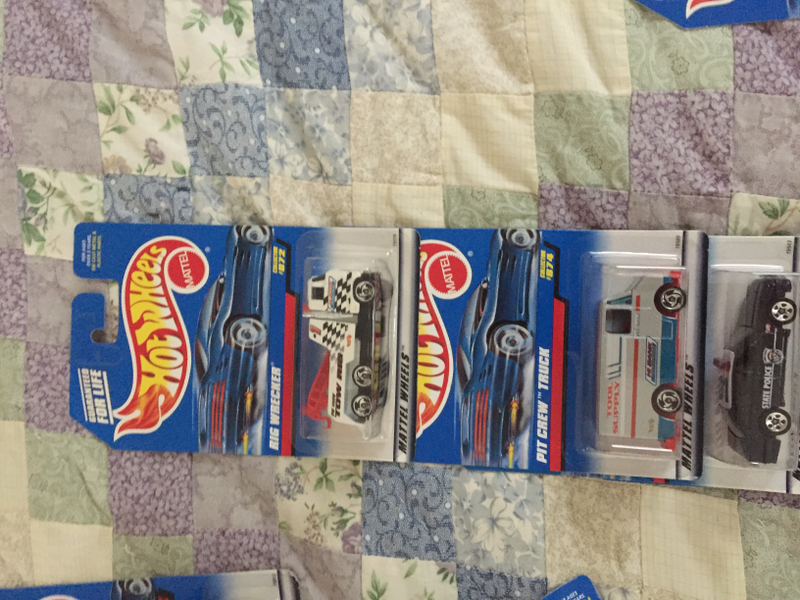 Illustration for article titled Enormous Die-Cast Collection - Box 45 - Let the Hot Wheels Roll...